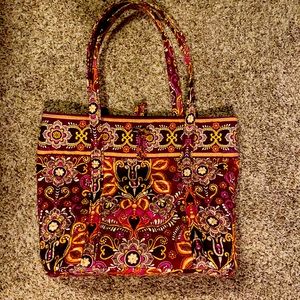 Vera Tote